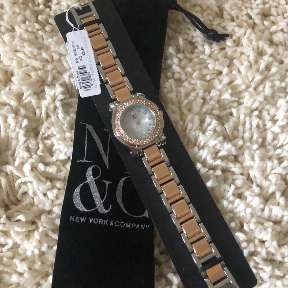New York and Company Watch